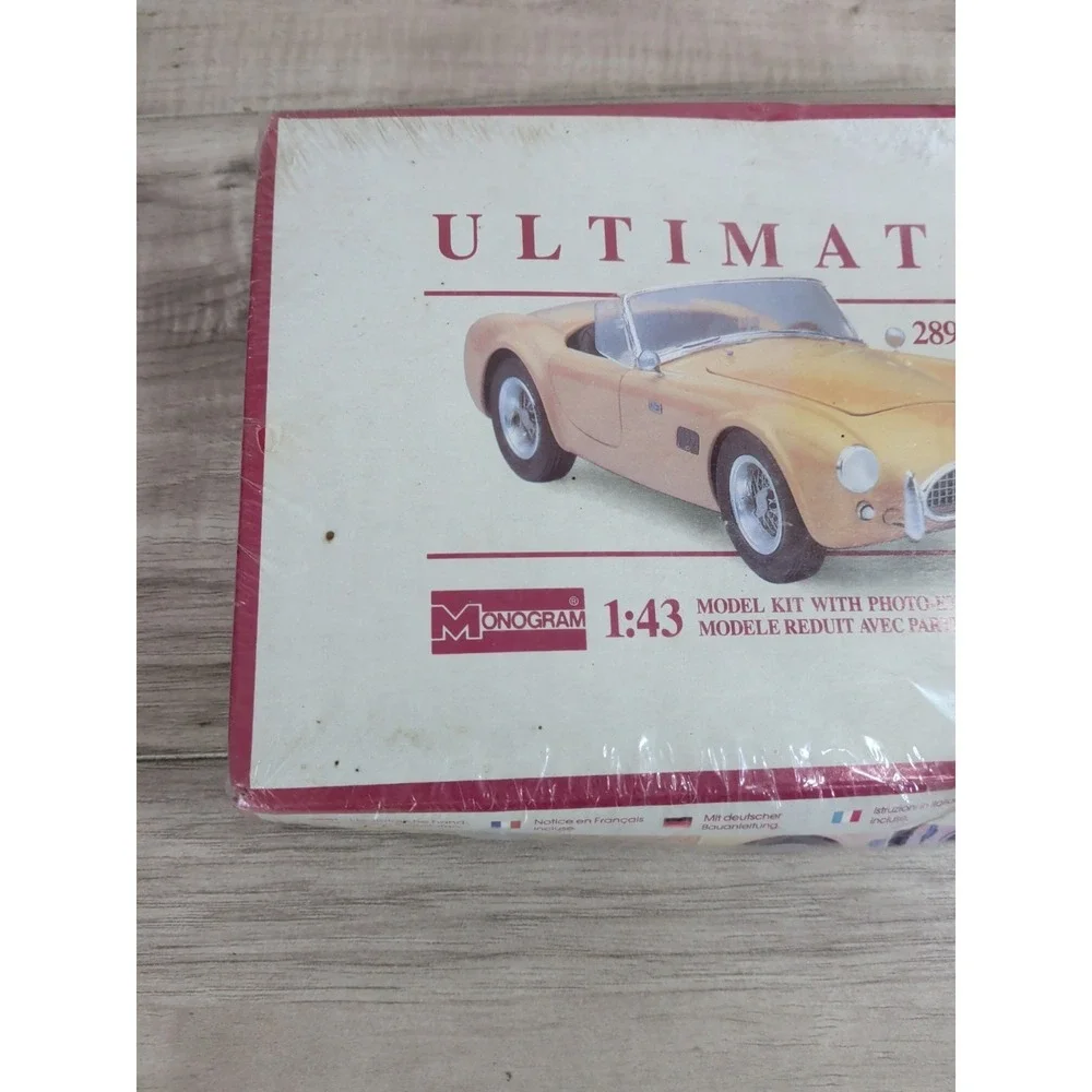 Monogram Ultimates 289 Ford Cobra Roadster - 1:43 Scale - Kit #2044 